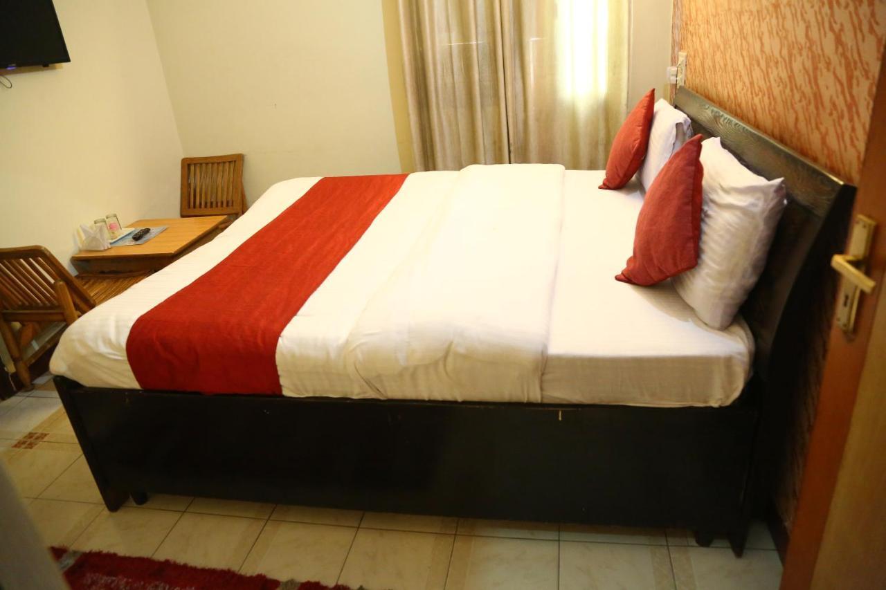 Hotel Diamond Palace Chandīgarh 외부 사진