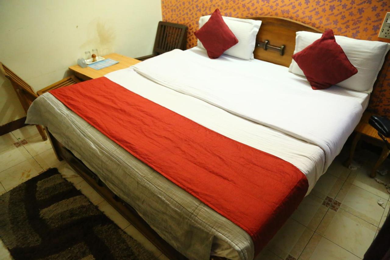 Hotel Diamond Palace Chandīgarh 외부 사진