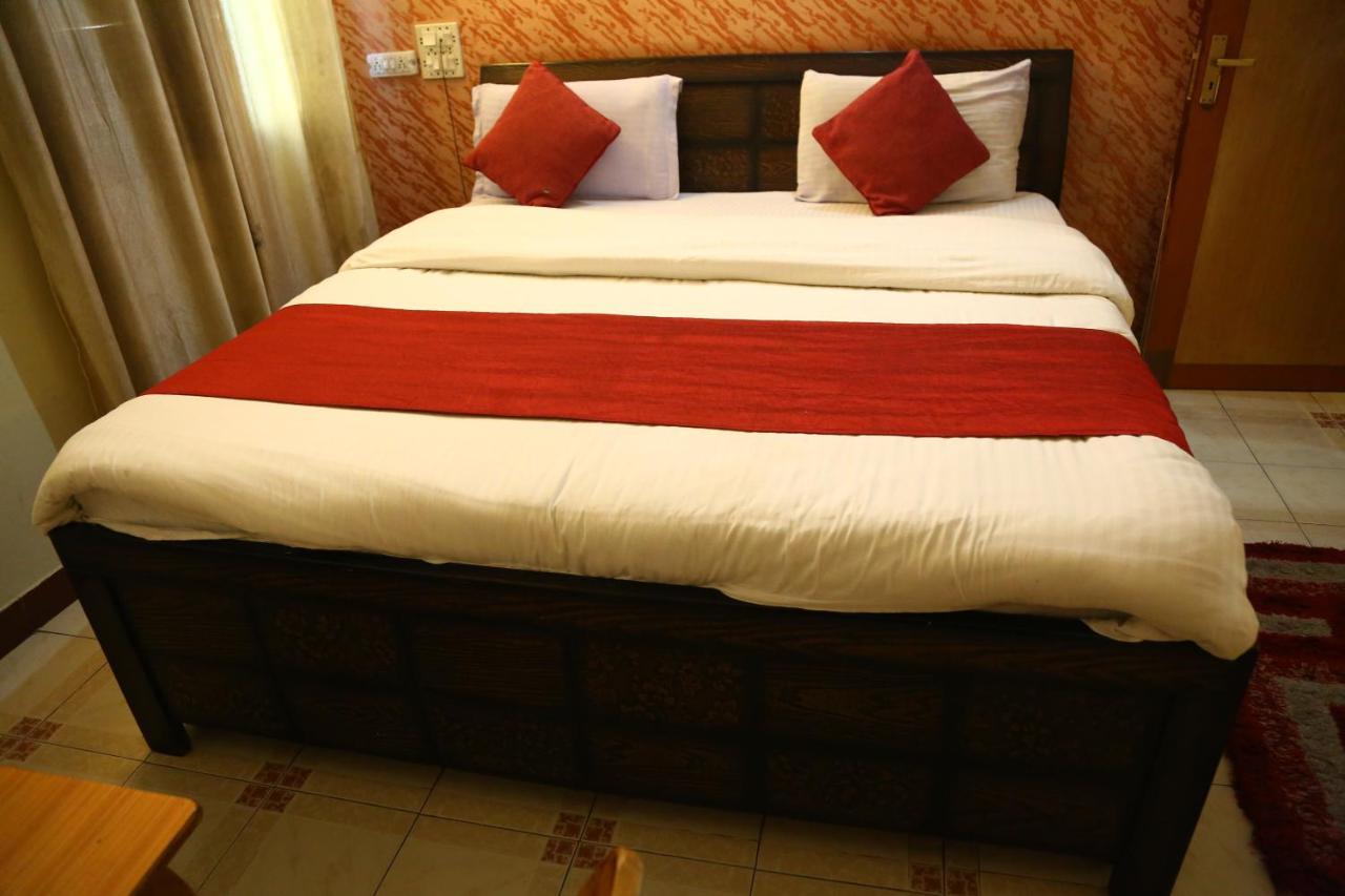 Hotel Diamond Palace Chandīgarh 외부 사진