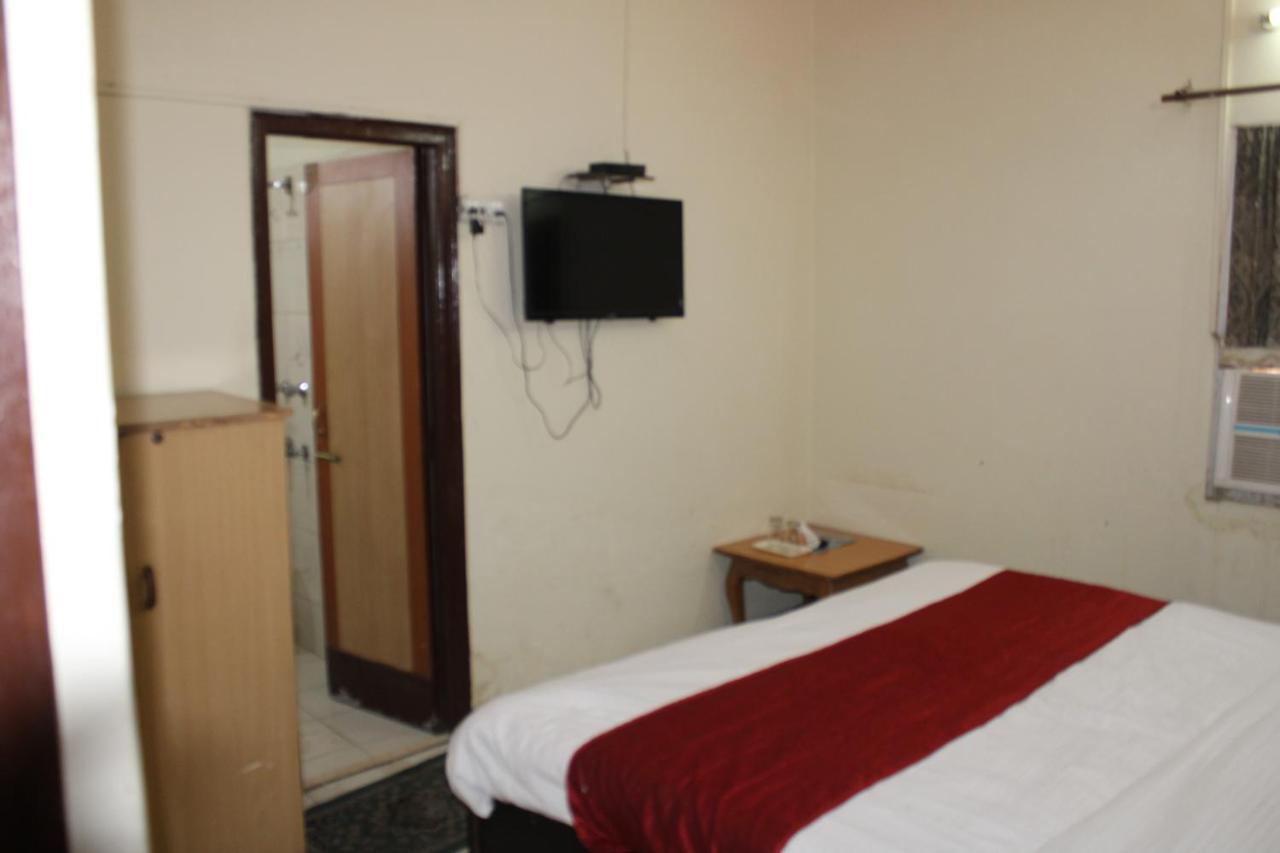 Hotel Diamond Palace Chandīgarh 외부 사진