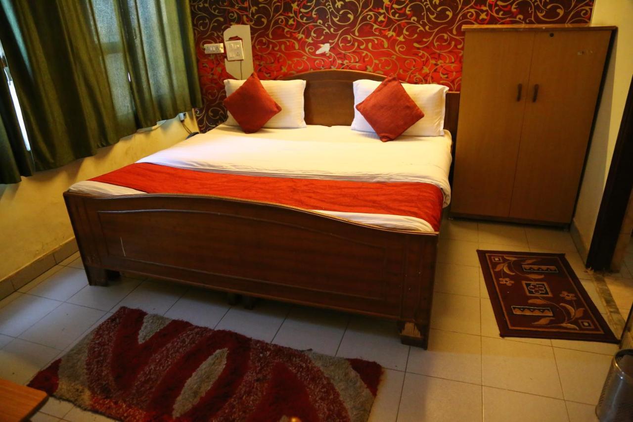 Hotel Diamond Palace Chandīgarh 외부 사진